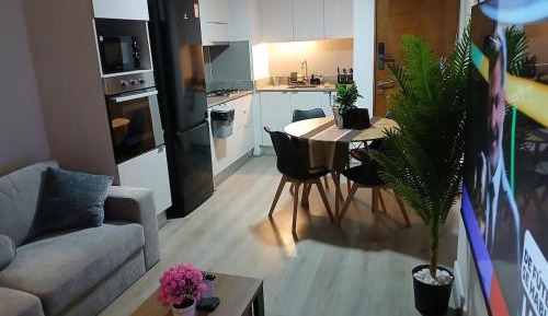 Two-Bedroom Deluxe Apartment with Balcony