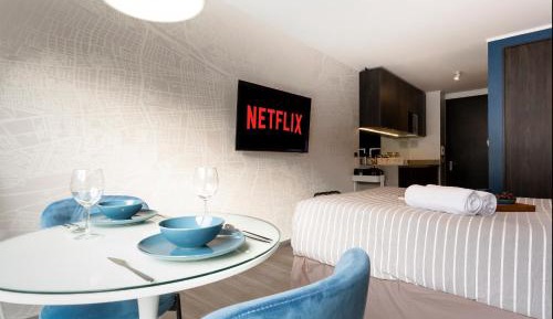 Studio Apartment with One Double Bed