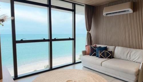 One-Bedroom Apartment with Balcony and Sea View