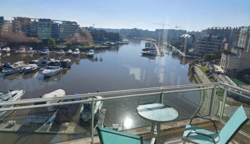 Apartment with Lake View