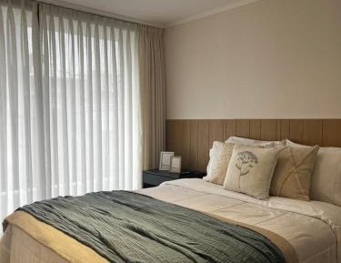 One-Bedroom Apartment with Balcony