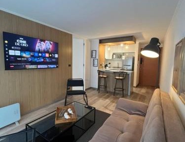 One-Bedroom Apartment with Balcony