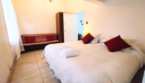 Deluxe Double Room (2 Adults + 1 Child)