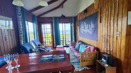Bungalow (6 Adults)