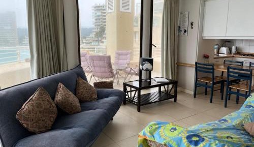 Apartment with Pool View 