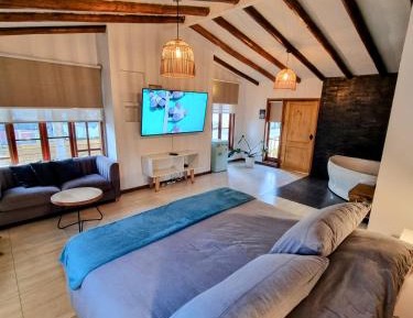 Deluxe Suite with Spa Bath