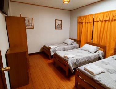 Basic Triple Room with Shared Bathroom