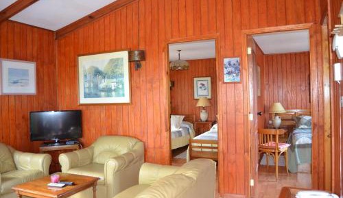 Bungalow (2 Adults)