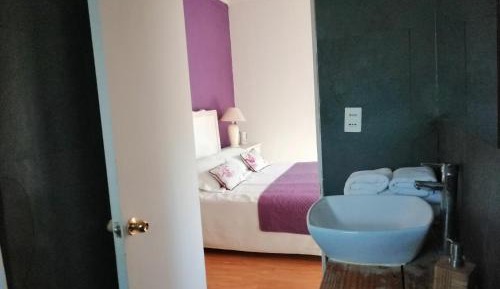 Deluxe King Suite