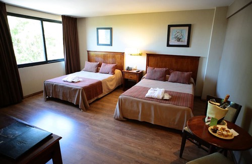 San Pedro Hotel | Howard Johnson by Wyndham San Pedro