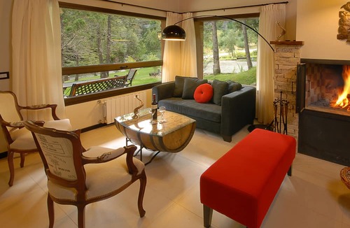Centro House | Amazing 4 Bedroom Chalet in Arelauquen AG6