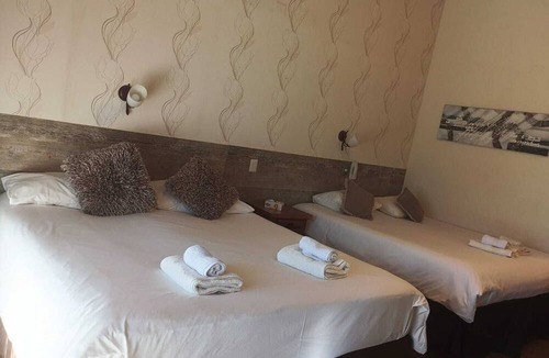 Santa Cruz Hotel | La Perla Hotel