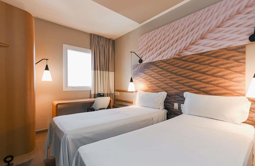 Jacarei Hotel | ibis Jacarei