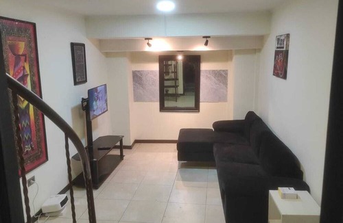 Downtown Santiago Hostel | edificio catedral