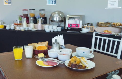 Los Angeles Hotel | Econohotel