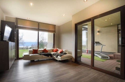 Pucon Villa | Luxury Lake - Piscina Privada y Tinaja