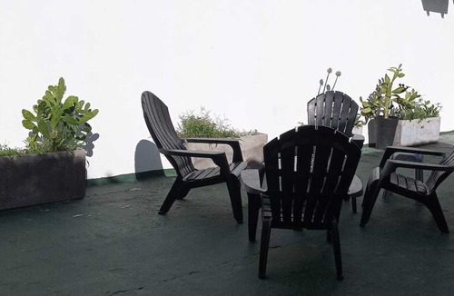 Flores Hotel | Hospedaje La Rana