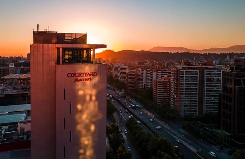Las Condes Hotel | Courtyard Santiago Las Condes