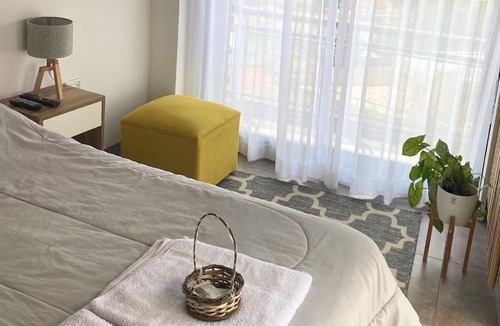 San Salvador de Jujuy Apartment | Cercano al centro de la ciudad pero en un barrio tranquilo, rodeado de árboles.