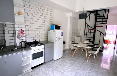 San Salvador de Jujuy Apartment | Cercano al centro de la ciudad pero en un barrio tranquilo, rodeado de árboles.