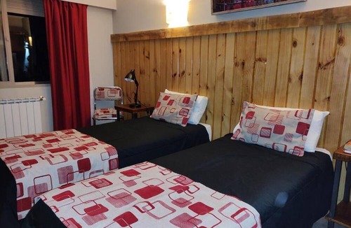 10 de Diciembre Hostel | Hostal El Korú