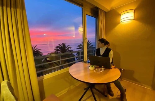 Vina del Mar Apartment | Oceanfront Studio w/Rooftop Pool & Free Parking