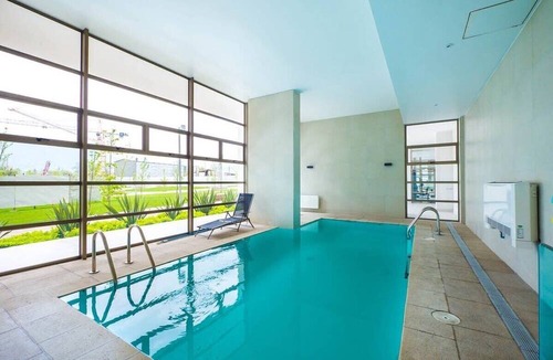 Apoquindo Apartment | Arauco Retreat w/Parking, Pool, next to shopping