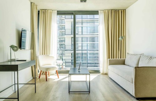 Victoria Apartment | RentUp Suites Palmas Park Buenavista