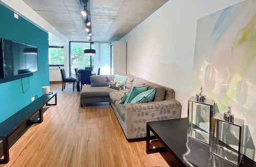 Villa del Parque Apartment | Urban Retreat Elegant Modern Apartment with Balcony in Villa del Parque