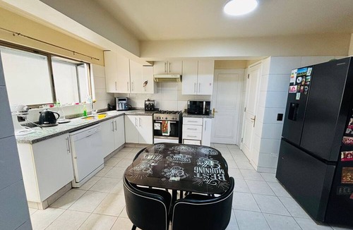 Vitacura House | Spacious house very well located and very good sector.