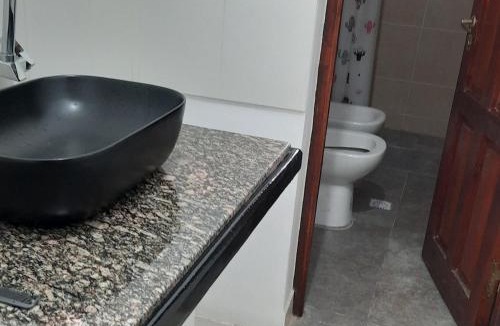Palpala Apartment | Casa 7 personas y 2 autos cocina patio asador