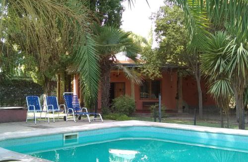 Maipu House | Casa quinta con gran parque y piscina en zona privilegiada -"De Barro y Caña"