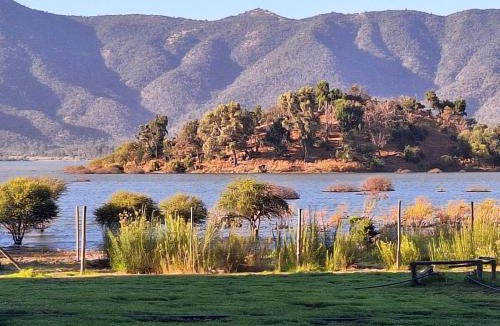 San Francisco de Mostazal House | Lakefront Aculeo Red House Wifi Pet & Wood Hot Tub