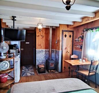 Victoria Bed & Breakfast | Victoria Cabin