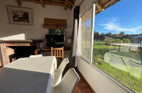 Capilla del Senor House | Casa quinta con enorme parque, parrilla, hogar, piscina a 1 hora de CABA