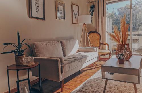 Concepcion Apartment | Hermoso Departamento Central en Concepción - hasta 4 camas - 2 Dormitorios - 1 Baño - 1 Estacionamiento - Mejor Evaluado en Chile 2023-2025 - Incluye Consola de Juegos Retro - Te ayudo con panoramas