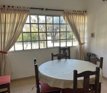 Potrero de los Funes Apartment | Piscoyaku Apart-Amplio parque con cancha de padel, voley y futbol