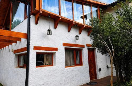 San Carlos de Bariloche House | Bariloche-Jockey Club