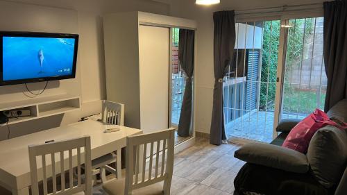 Pilar Centro Apartment | Hermoso apartamento en Country PB con parrilla propia y piscina