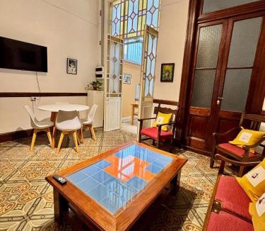 Buenos Aires Central Business District House | Amplia casa con historia y arte en pleno Centro Porteño