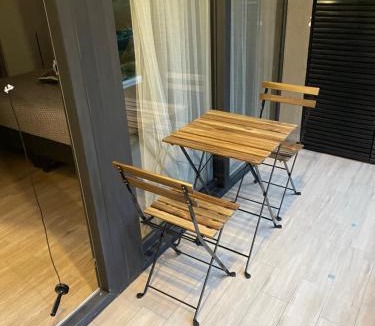 Las Condes Apartment | Las Condes Avenue, with parking and air conditioner