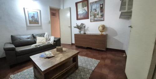 Ezeiza House | Día y noche