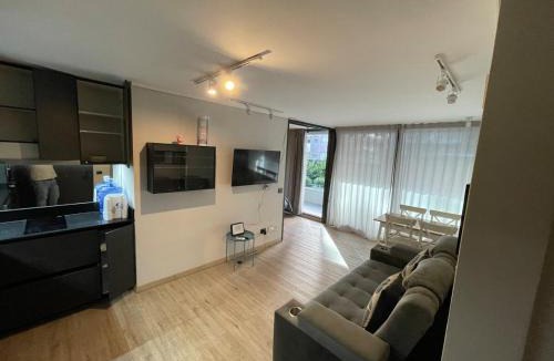 Las Condes Apartment | Las Condes Avenue, with parking and air conditioner