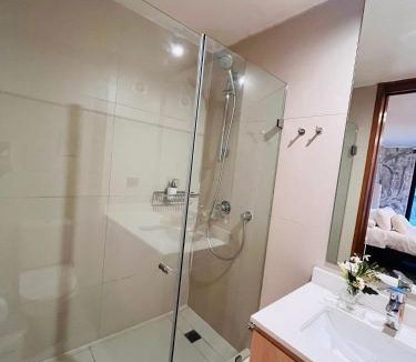 El Golf Apartment | Exclusivo y seguro Departamento en El GOLF