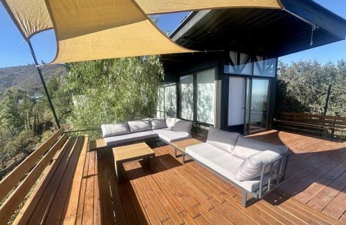 Las Condes House | Mountain shelter on the way to Farellones