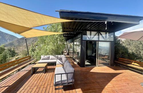 Las Condes House | Mountain shelter on the way to Farellones