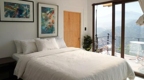 Las Condes House | Mountain shelter on the way to Farellones