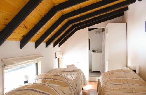 Villa Catedral Apartment | PUERTO NEVADO Box 7 en la base del Cerro catedral a 500 metros de los medios de elevación con desayuno opcional