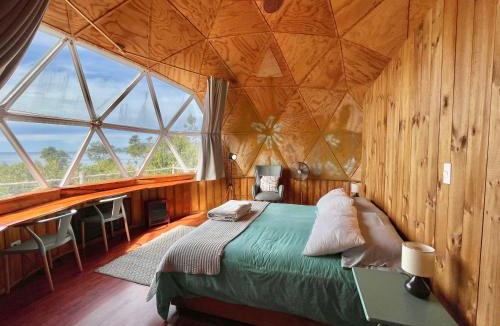 Chaihuin Hotel | Huiro Lodge Domos y Avistamiento de Fauna Marina