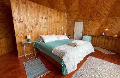 Chaihuin Hotel | Huiro Lodge Domos y Avistamiento de Fauna Marina